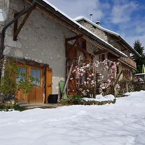 https://gite-la-5eme-saison.hotels-rhonealpes.com